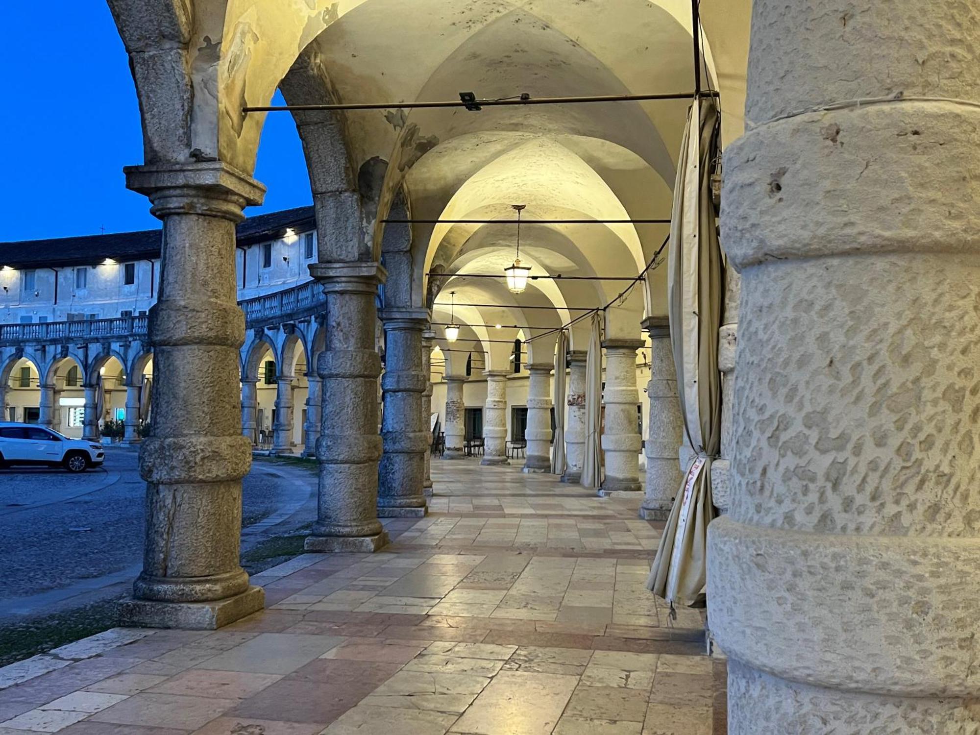 Boutique House Alle Loggie Palladiane Di Villa Contarini Piazzola sul Brenta Luaran gambar