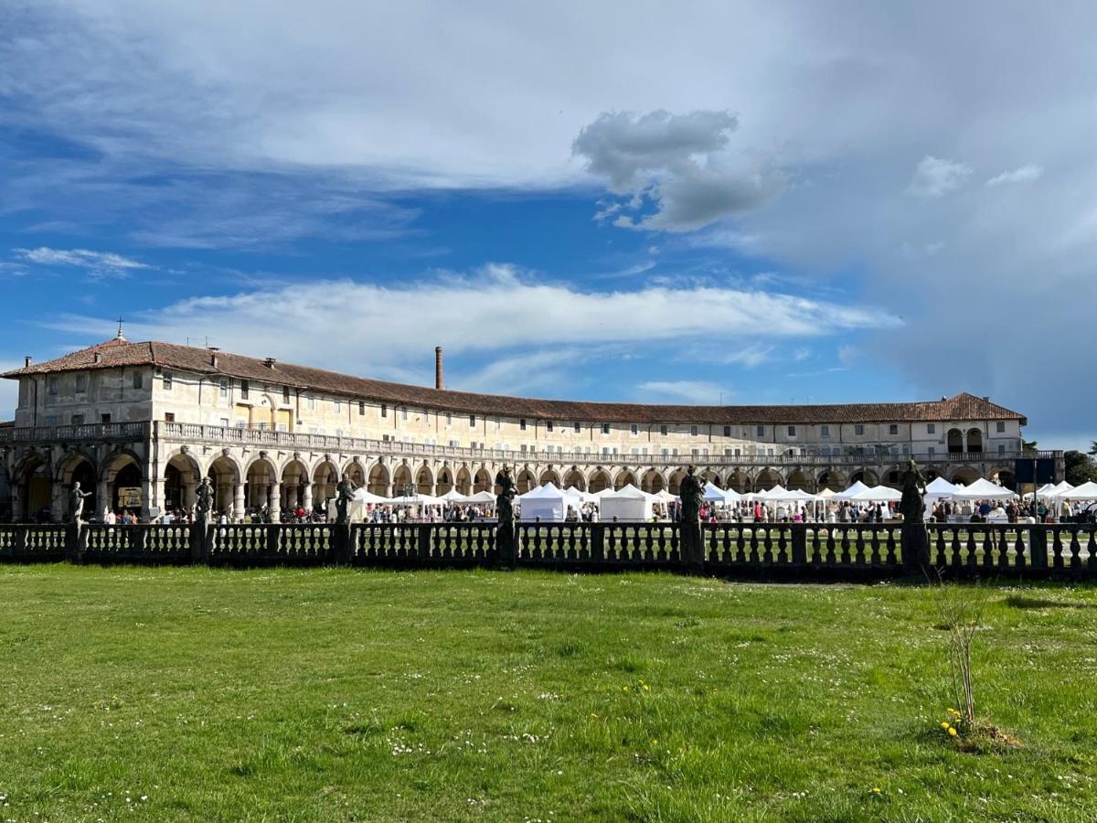 Boutique House Alle Loggie Palladiane Di Villa Contarini Piazzola sul Brenta Luaran gambar